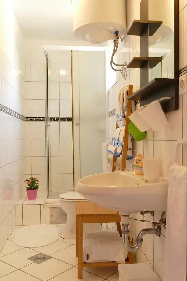Apartment Tommy Barbat na Rabu 0*,